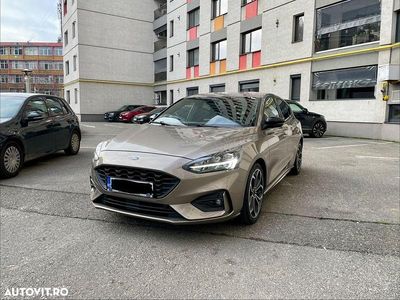 Culoarebej Utilizat 2019 Ford Focus ST-Line Hatchback | 15.200 EUR (Scump)
