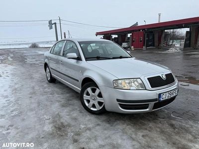 Culoaregri Second-hand 2002 Skoda Superb Elegance Berlinǎ | 2.499 EUR