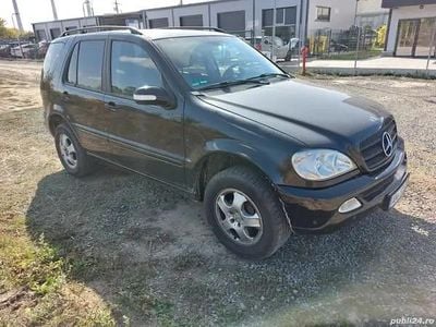 Negru Utilizat 2003 Mercedes ML270 SUV | 4.500 EUR