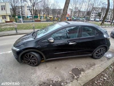 Second-hand Honda Civic Sport 140 CP (102 kW) 2010 Culoarenegru Hatchback