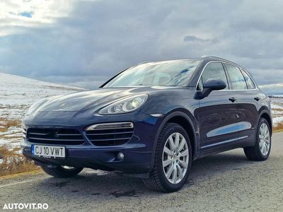 Second-hand Porsche Cayenne 245 CP (180 kW) 2012 Culoarealbastru SUV