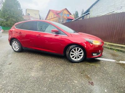 Second-hand Ford Focus Trend 125 CP (91 kW) 2015 Culoarerosu Hatchback