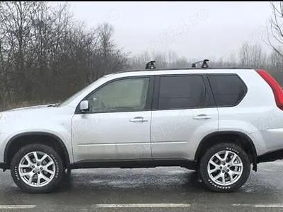 Argintiu Second-hand 2011 Nissan X-Trail SUV | 8.750 EUR (Puțin scump)