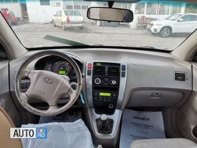 Second-hand Hyundai Tucson 115 CP (84 kW) 2004 Negru SUV