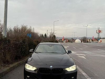 Second-hand BMW 320 Sport Line 184 CP (135 kW) 2014 Culoarenegru Berlinǎ