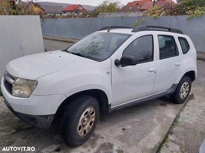 Culoarealb Utilizat 2012 Dacia Duster Prestige SUV | 5.900 EUR (Preț bun)