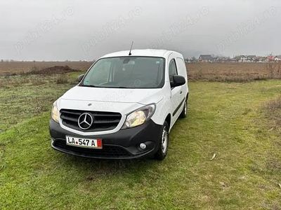Alb Utilizat 2021 Mercedes Citan 109 Berlinǎ | 14.900 EUR