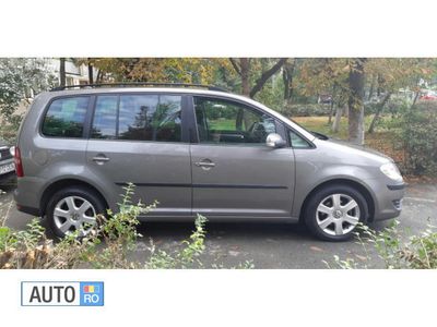 Second-hand VW Touran 105 CP (77 kW) 2007 Gri Monovolum