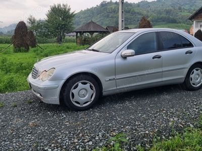 Mercedes C200