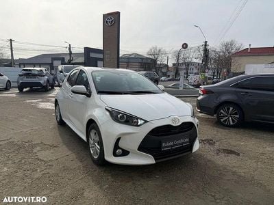 Second-hand Toyota Yaris Hybrid 92 CP (67 kW) 2025 Culoareargint
