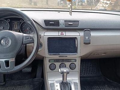 Culoaremaro Utilizat 2010 VW Passat Sportline Break | 4.000 EUR (Preț bun)