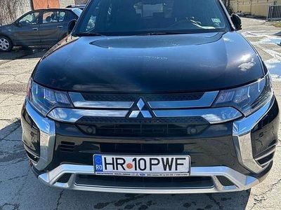Second-hand Mitsubishi Outlander P-HEV Instyle 135 CP (99 kW) 2019 Culoarerosu SUV