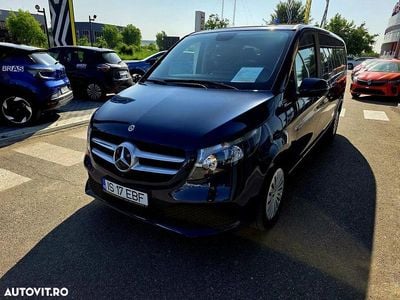 Second-hand Mercedes V250 Avantgarde 190 CP (139 kW) 2022 Albastru Monovolum