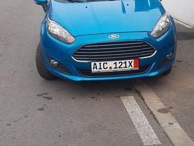 Culoarealbastru Utilizat 2015 Ford Fiesta | 4.850 EUR (Preț bun)