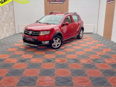Second-hand Dacia Sandero Stepway 90 CP (66 kW) 2015 Culoarerosu Hatchback