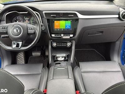 Second-hand MG ZS Luxury 105 kW (143 CP) 2021 Culoarealbastru Hatchback