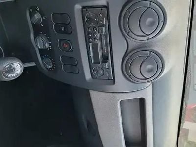 Utilizat 2010 Dacia Logan Berlinǎ | 3.100 EUR