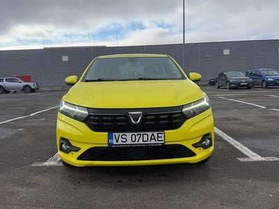 Second-hand Dacia Logan Essentiel 100 CP (73 kW) 2022 Culoaregalbeuriu Berlinǎ