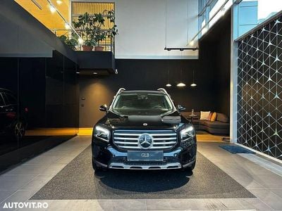 Mercedes GLB220