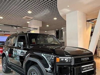 Nouă Toyota Land Cruiser Executive 204 CP (150 kW) 2025 Culoarenegru Berlinǎ