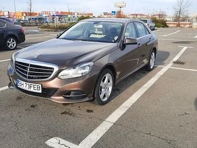 Second-hand Mercedes E200 136 CP (100 kW) 2013 Maro Berlinǎ