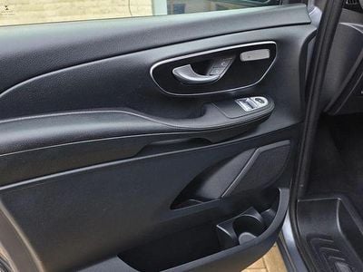 Second-hand Mercedes V250 Avantgarde Edition 190 CP (139 kW) 2017 Culoaregri Monovolum