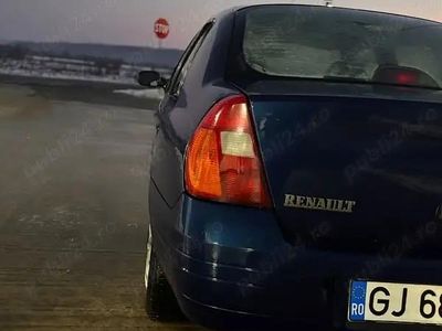 Second-hand Renault Clio II 75 CP (55 kW) 2004 Berlinǎ