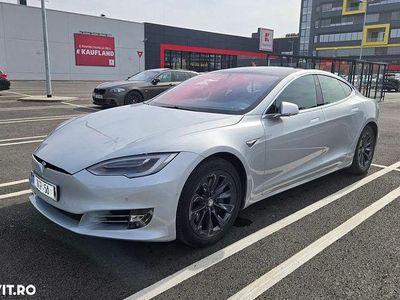 Culoareargint Utilizat 2018 Tesla Model S Hatchback | 27.950 EUR