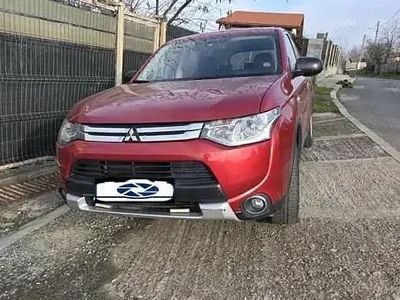 Rosu Utilizat 2015 Mitsubishi Outlander SUV | 11.000 EUR (Puțin scump)