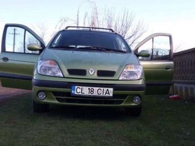 Verde Utilizat 2000 Renault Scénic Monovolum | 1.650 EUR