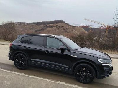 Second-hand VW Touareg 231 CP (169 kW) 2018 Culoarenegru SUV