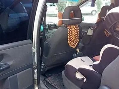 Second-hand VW Sharan 116 CP (85 kW) 2002 Gri Monovolum