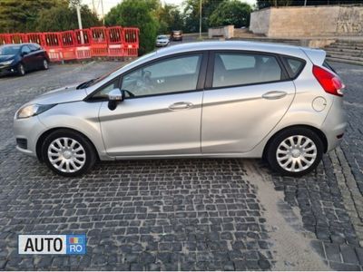 Second-hand Ford Fiesta 75 CP (55 kW) 2014 Argintiu Hatchback