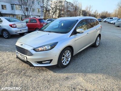 second-hand Ford Focus Turnier 2.0 TDCi DPF Start-Stopp-System Titanium