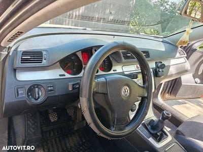 Culoarenegru Utilizat 2007 VW Passat Individual Break | 4.200 EUR (Preț OK)