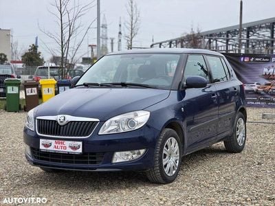 Second-hand Skoda Fabia Elegance 75 CP (55 kW) 2011 Culoarealbastru Hatchback