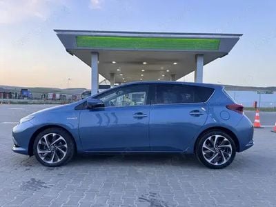 Toyota Auris Hybrid