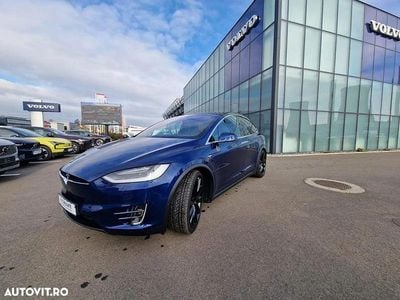 Culoarealbastru Utilizat 2017 Tesla Model X SUV | 37.806 EUR