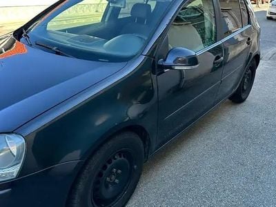 Utilizat 2005 VW Golf V Hatchback | 2.600 EUR (Preț OK)
