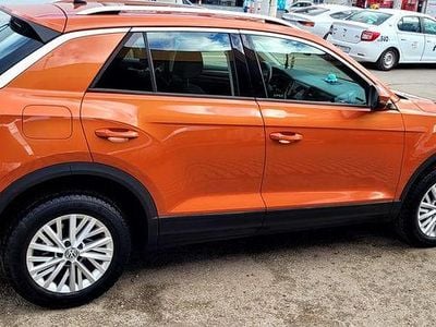 Culoareportocaliu Second-hand 2019 VW T-Roc Design SUV | 18.000 EUR (Preț OK)