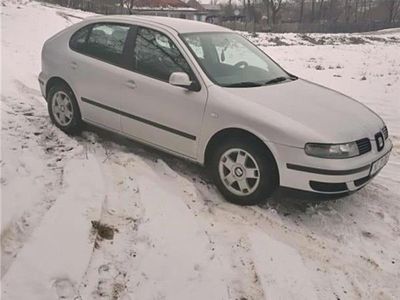 Argintiu metalizat Utilizat 2002 Seat Leon Hatchback | 1.990 EUR