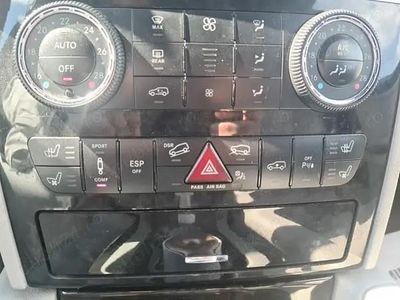 Albastru Utilizat 2009 Mercedes ML320 SUV | 15.500 EUR