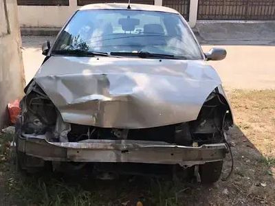 Second-hand Renault Clio II 75 CP (55 kW) 2008 Berlinǎ