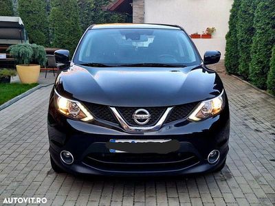 Second-hand Nissan Qashqai Acenta 130 CP (95 kW) 2015 Culoarenegru SUV
