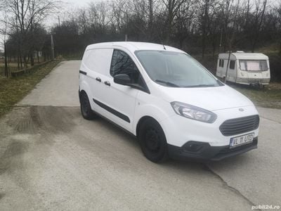 Alb Utilizat 2019 Ford Transit Monovolum | 7.990 EUR
