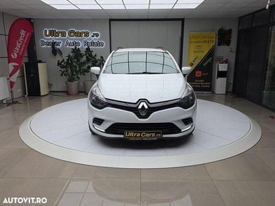Second-hand Renault Clio GrandTour Life 75 CP (55 kW) 2018 Culoarealb Break