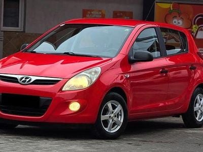 Culoarerosu Utilizat 2011 Hyundai i20 | 2.680 EUR (Preț bun)