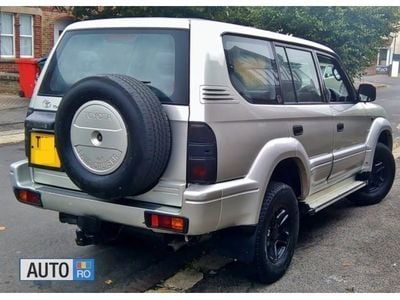 Second-hand Toyota Land Cruiser 150 CP (110 kW) 2000 SUV