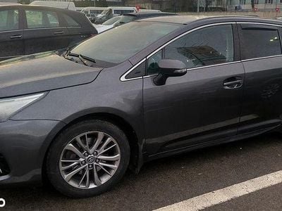 Second-hand Toyota Avensis Executive 143 CP (105 kW) 2015 Culoaregri Berlinǎ