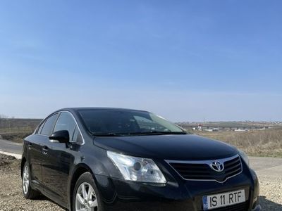 second-hand Toyota Avensis 2.2 D-4D Executive